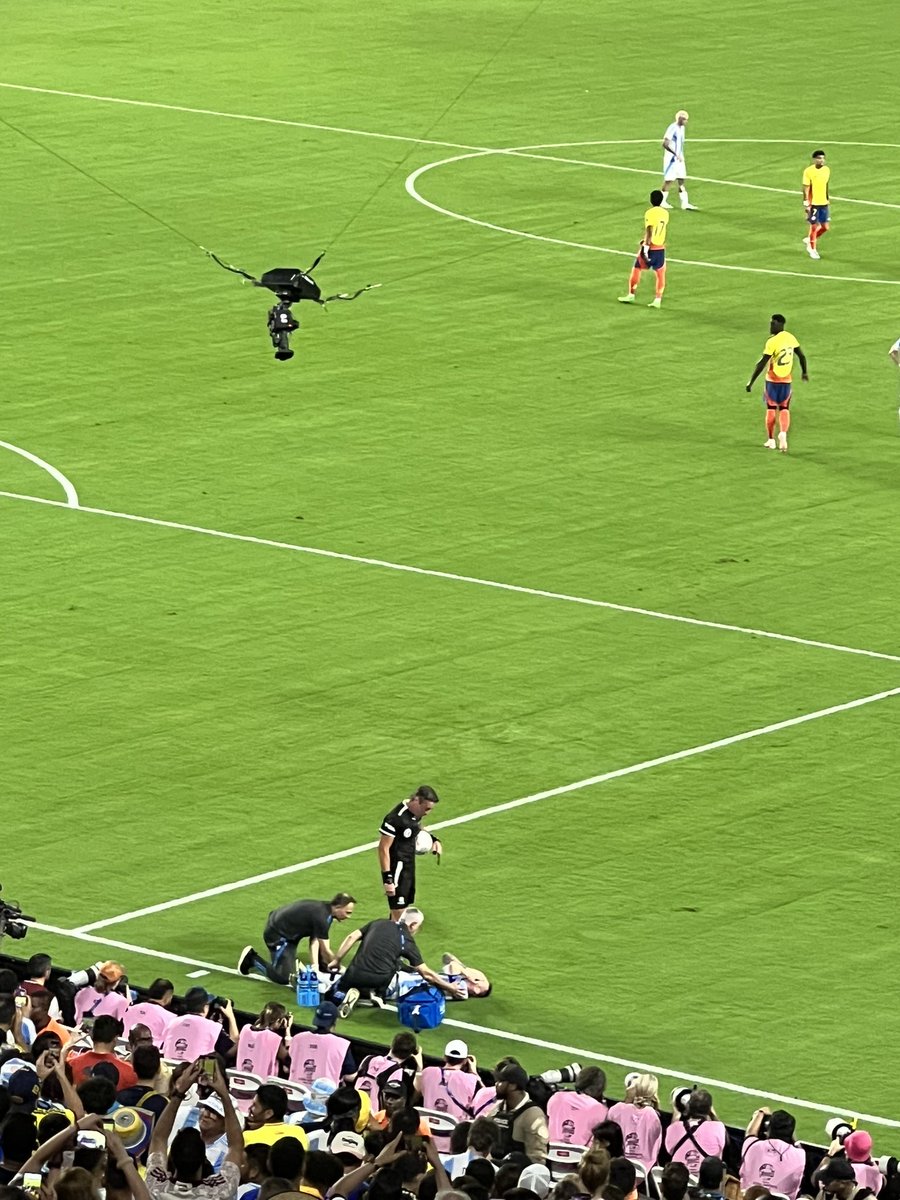 PENALTI PARA LIONEL MESSI por tirarse a la piscina 😂😂😂😂😂