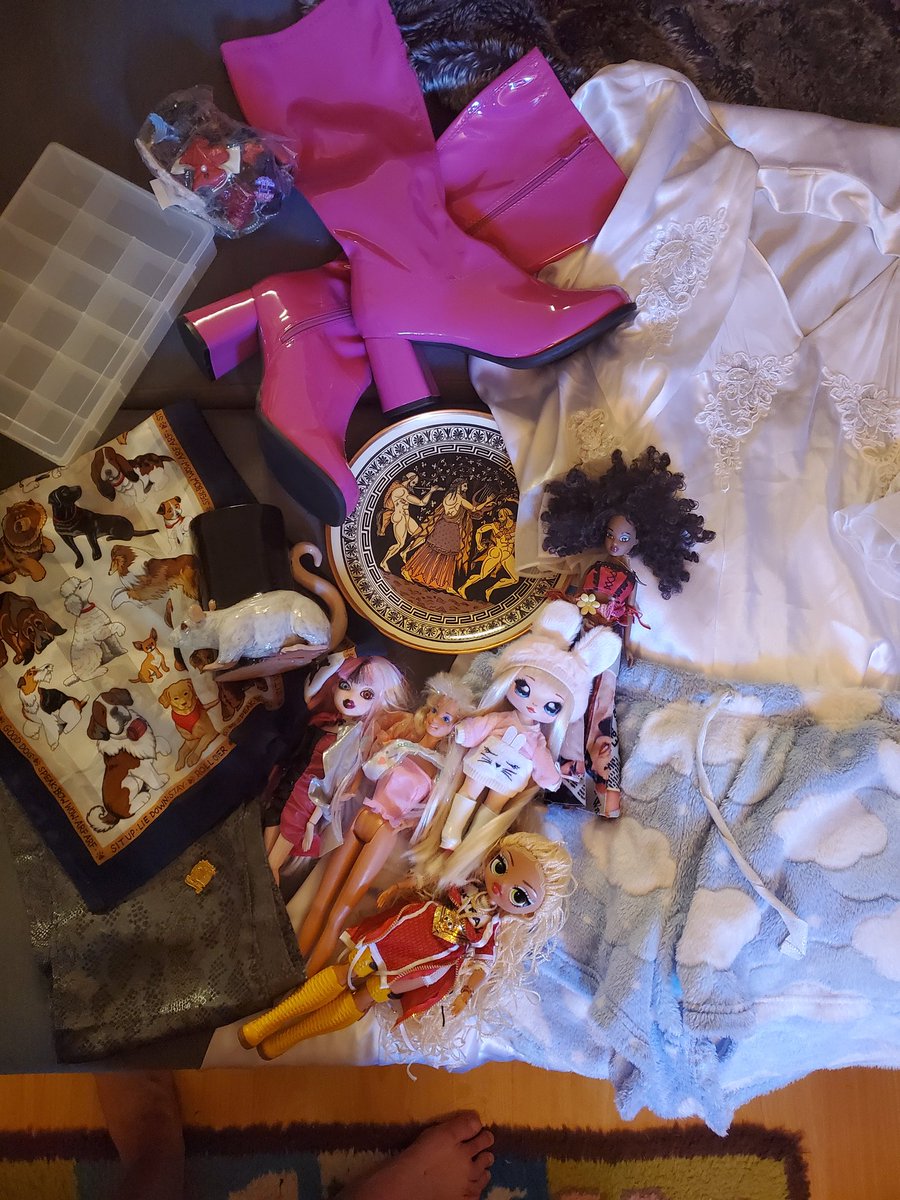 RifaTrope's tweet photo. Haul was very good today https://t.co/q2LayVhitu
