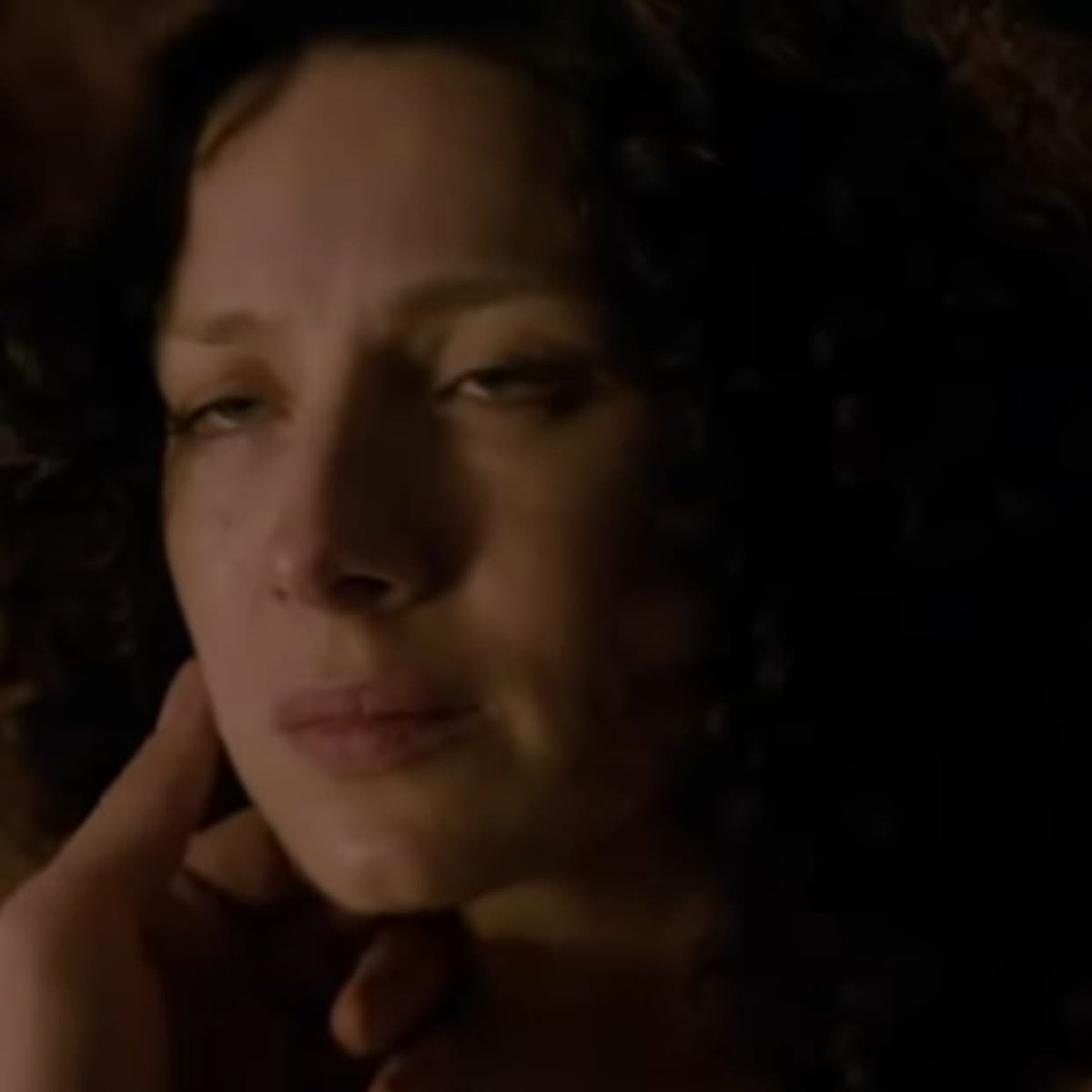 Spacetime_Love's tweet photo. I feel it in my fingers !! I Feel it in my toes!
Love is all around me !!♥️♥️♥️♥️
#oulander #jamiefraser #clairefraser @MarylouProft @balfenation @H_Forch @smashingteacups @displaceintime @OutlanderOnline @AngusAngels @CaitMBHeughan @OutlandishScot https://t.co/eRTSGYkzKa