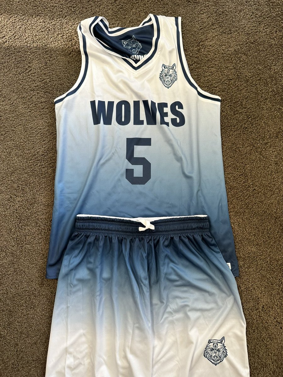 BLBBAcademy's tweet photo. Check out the new Basketball Uniforms we donated to @MountainMiddle @SumnerSchools #GoWolves https://t.co/slWahkSoSb