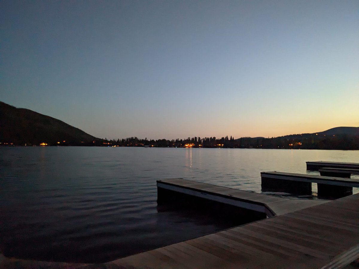 StayInGrandLake's tweet photo. Sleep tight, dream big, and wake up to breathtaking views. Goodnight from the serene beauty of Grand Lake, Colorado. 🌙✨ #sweetdreams #grandlakelife #coloradoadventures https://t.co/voMQ0qwqzt