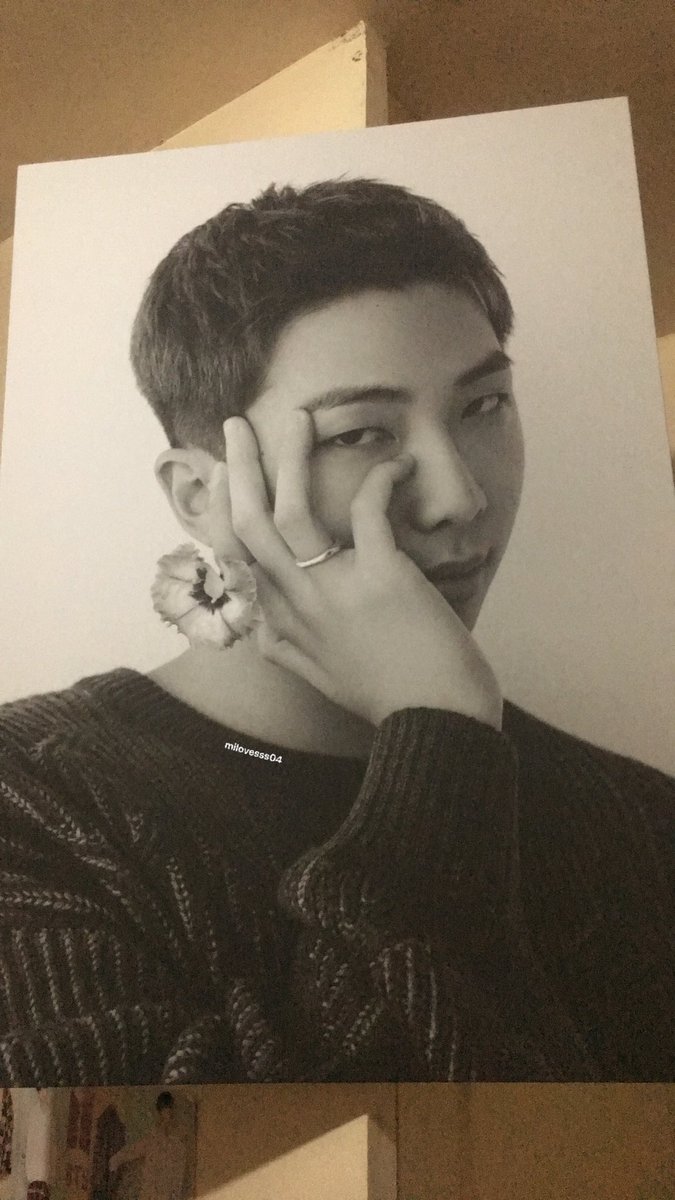 milovesss04's tweet photo. γ
‘still in cloud nineβοΈ the fact I've been wanting this ever since it's releasedππ as namjoon stan I can't believe I got the chance to have this. Big thanks to the people behind this @army_cavite @TheMallofAsia @apopcollections β¨
NO MORE SANA ALLπ₯Ή
#SteelDecadeWithBTS https://t.co/CIA1dR5PaH