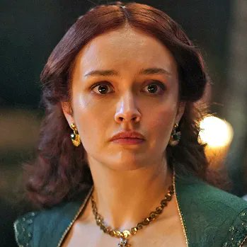 Gave away all that ass and feet for nothing. Dumb hooker. #HouseOfTheDragon #DemDragons