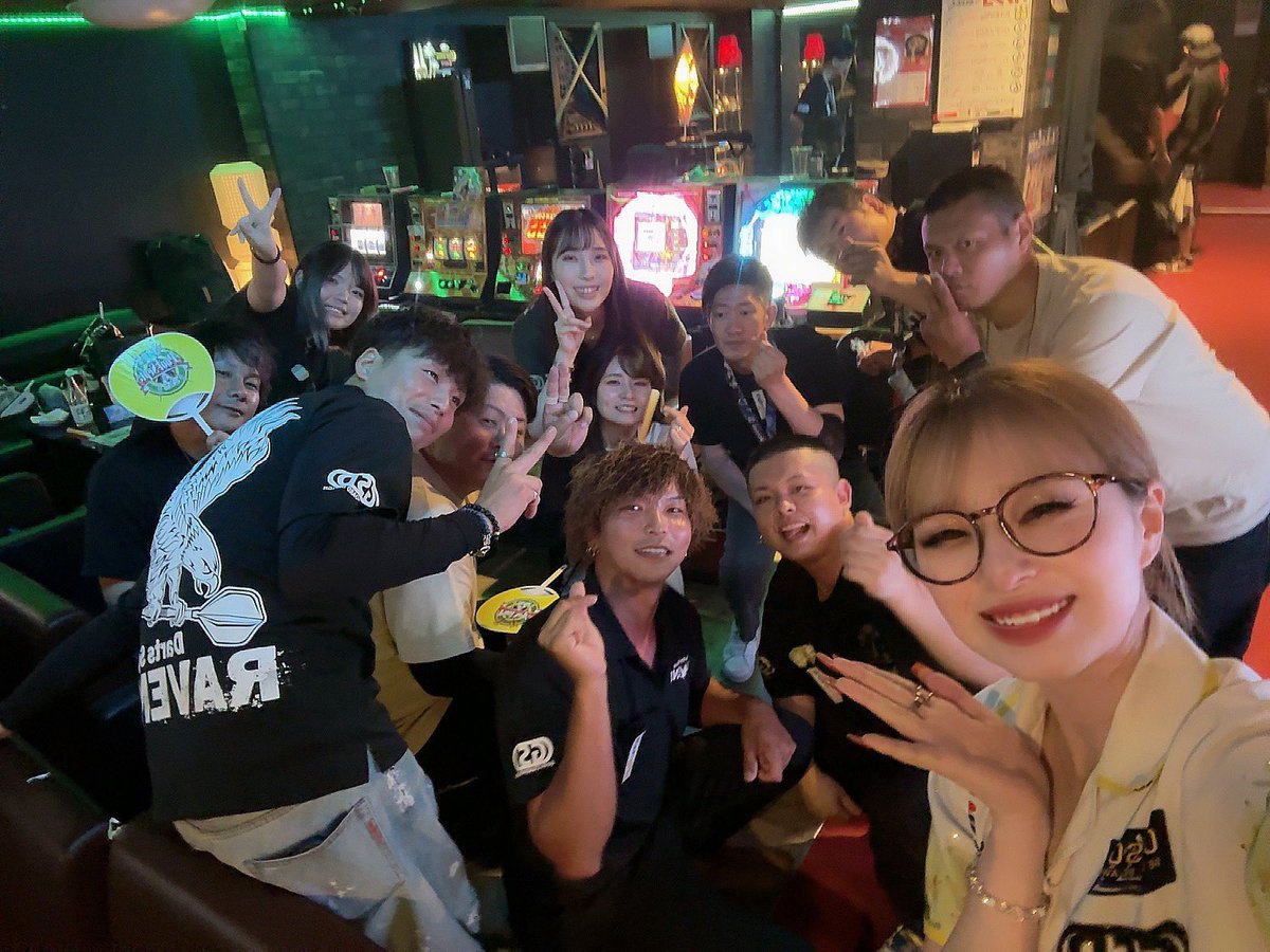 __na3zo__'s tweet image. チームなみぞーがんばるぞー！ぞー！
…の効果もあり、見事優勝する事ができました🥹🫰🏻❤️

久しぶりのチーム戦優勝🏆✨
なみぞーチームのみんなありがとう🥰

ご参加頂きました皆様、ゲストの皆様、運営スタッフの皆様も朝早くからありがとうございました😊

#GSD  #OSAKAmonthly #Jellyshot #poolsept