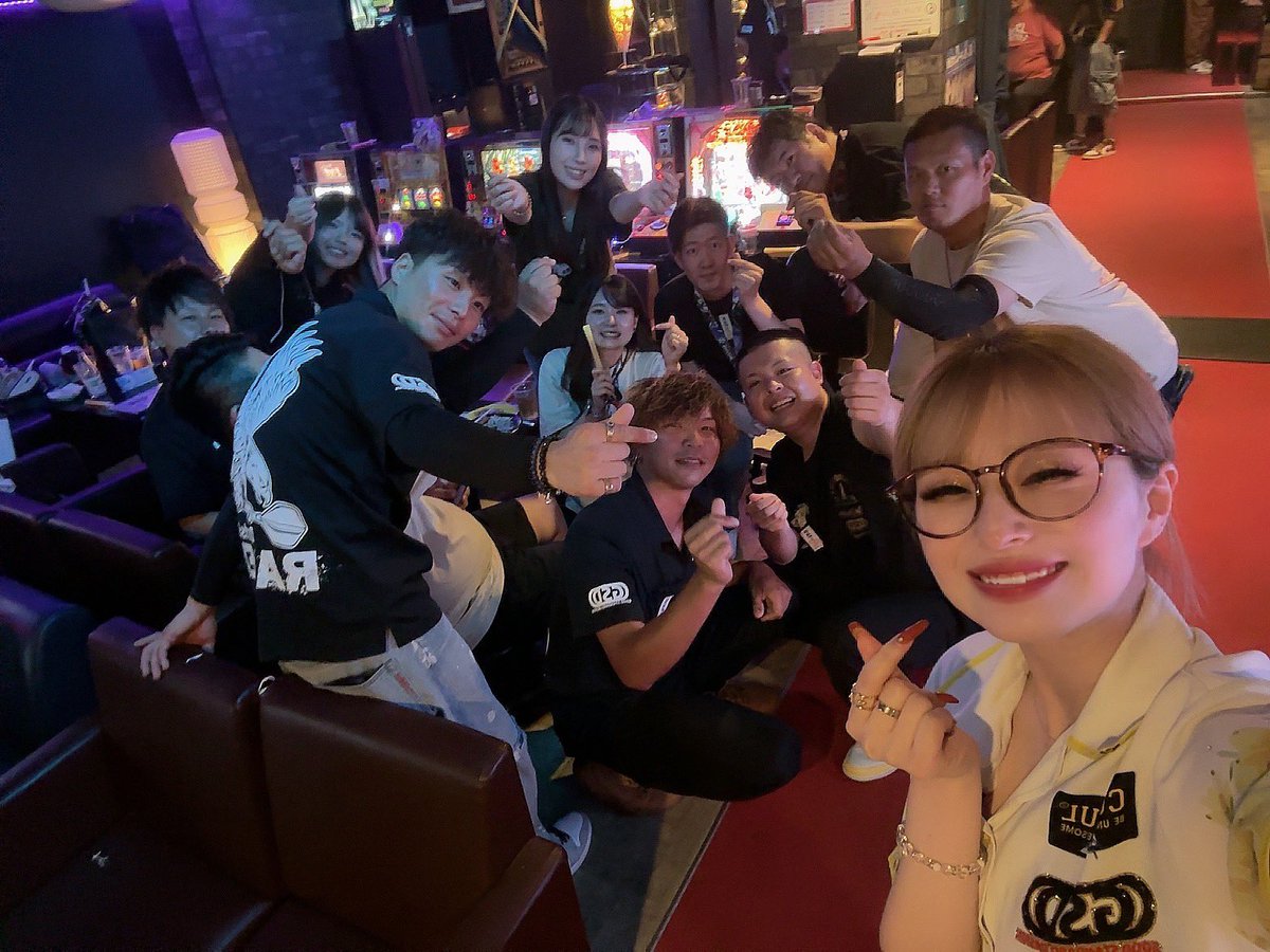 __na3zo__'s tweet image. チームなみぞーがんばるぞー！ぞー！
…の効果もあり、見事優勝する事ができました🥹🫰🏻❤️

久しぶりのチーム戦優勝🏆✨
なみぞーチームのみんなありがとう🥰

ご参加頂きました皆様、ゲストの皆様、運営スタッフの皆様も朝早くからありがとうございました😊

#GSD  #OSAKAmonthly #Jellyshot #poolsept