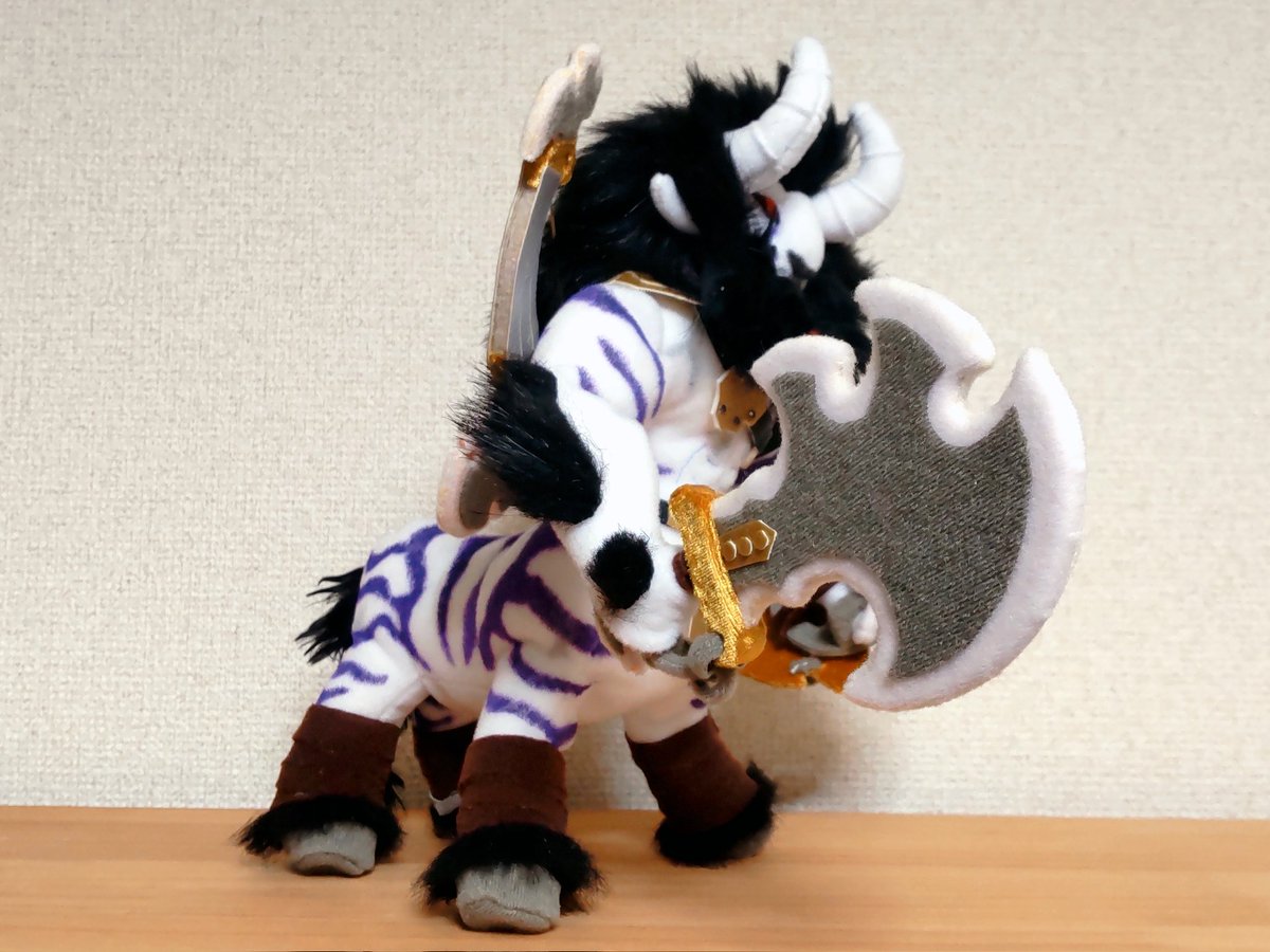 白銀ライネルなので武器は全て獣神の〜にしました😆 どの角度から見て