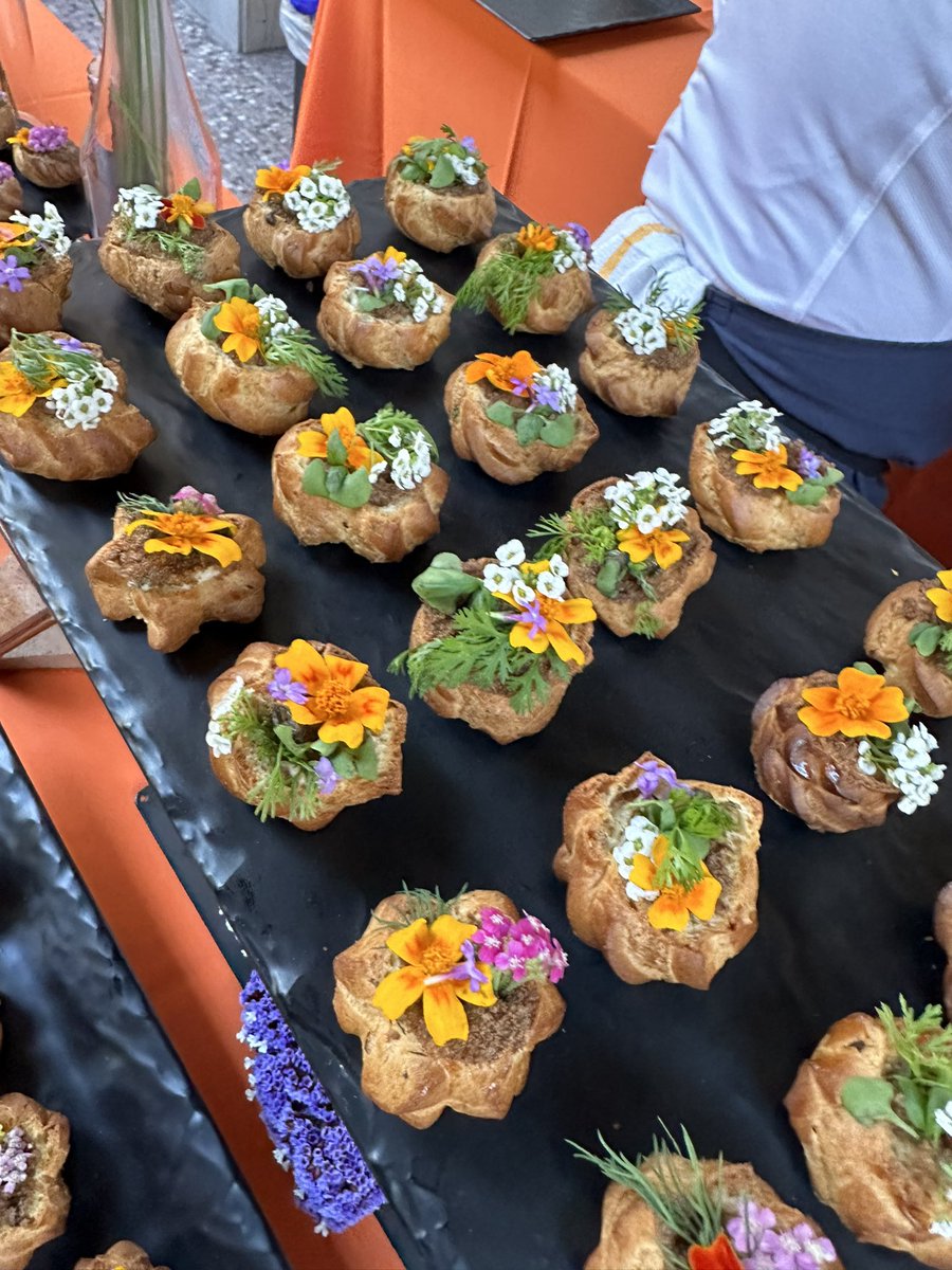 matthiaseck's tweet photo. #foodwisesummerbash at the ferry building in San Francisco https://t.co/gTJyVl2At7