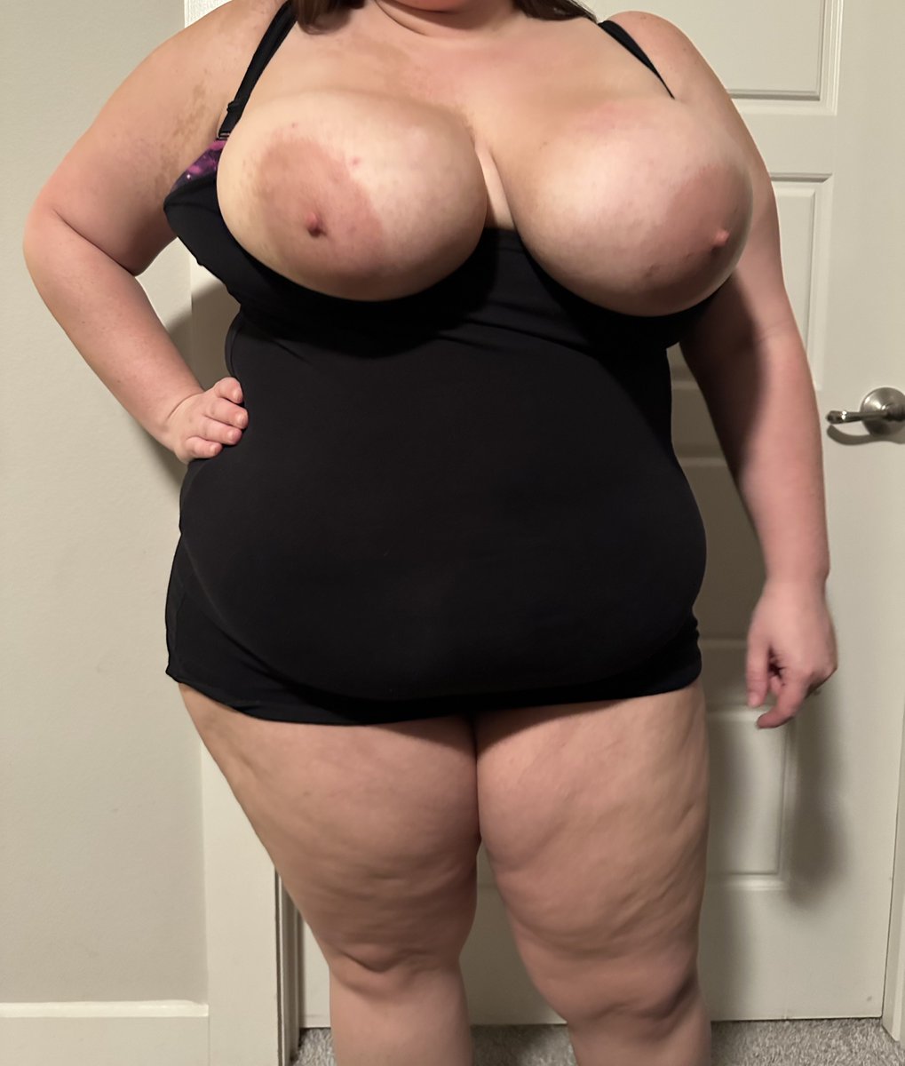 TXNaughtyNurse's tweet photo. Milf Monday, come chat with me on my spicy site!!  👀 🔗⬇️ https://t.co/eSvIVlCL6U