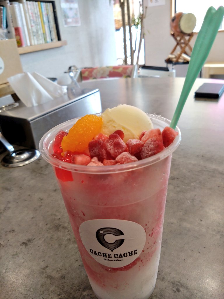 o_k_a_z_u's tweet image. 桑名かき氷街道2024 16杯目
CacheCacheさんのカシュハロ氷(いちご)
#桑名かき氷街道2024 
#cachecache