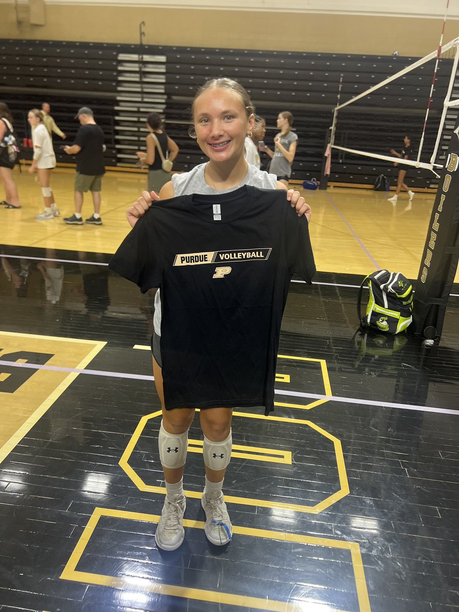 LyndseyRobVball's tweet photo. Thank you @PurdueVB so much for a great camp! I had so much fun training and competing with the best! I am so blessed to have received the best defender award!! 💛🖤 https://t.co/o3upTeokHg