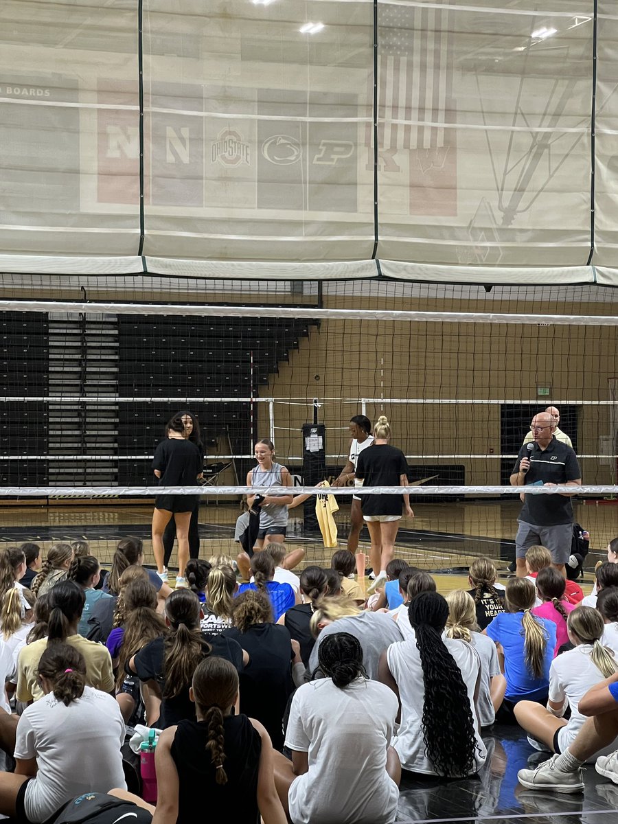 LyndseyRobVball's tweet photo. Thank you @PurdueVB so much for a great camp! I had so much fun training and competing with the best! I am so blessed to have received the best defender award!! 💛🖤 https://t.co/o3upTeokHg