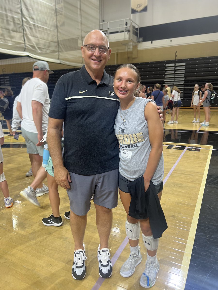 LyndseyRobVball's tweet photo. Thank you @PurdueVB so much for a great camp! I had so much fun training and competing with the best! I am so blessed to have received the best defender award!! 💛🖤 https://t.co/o3upTeokHg