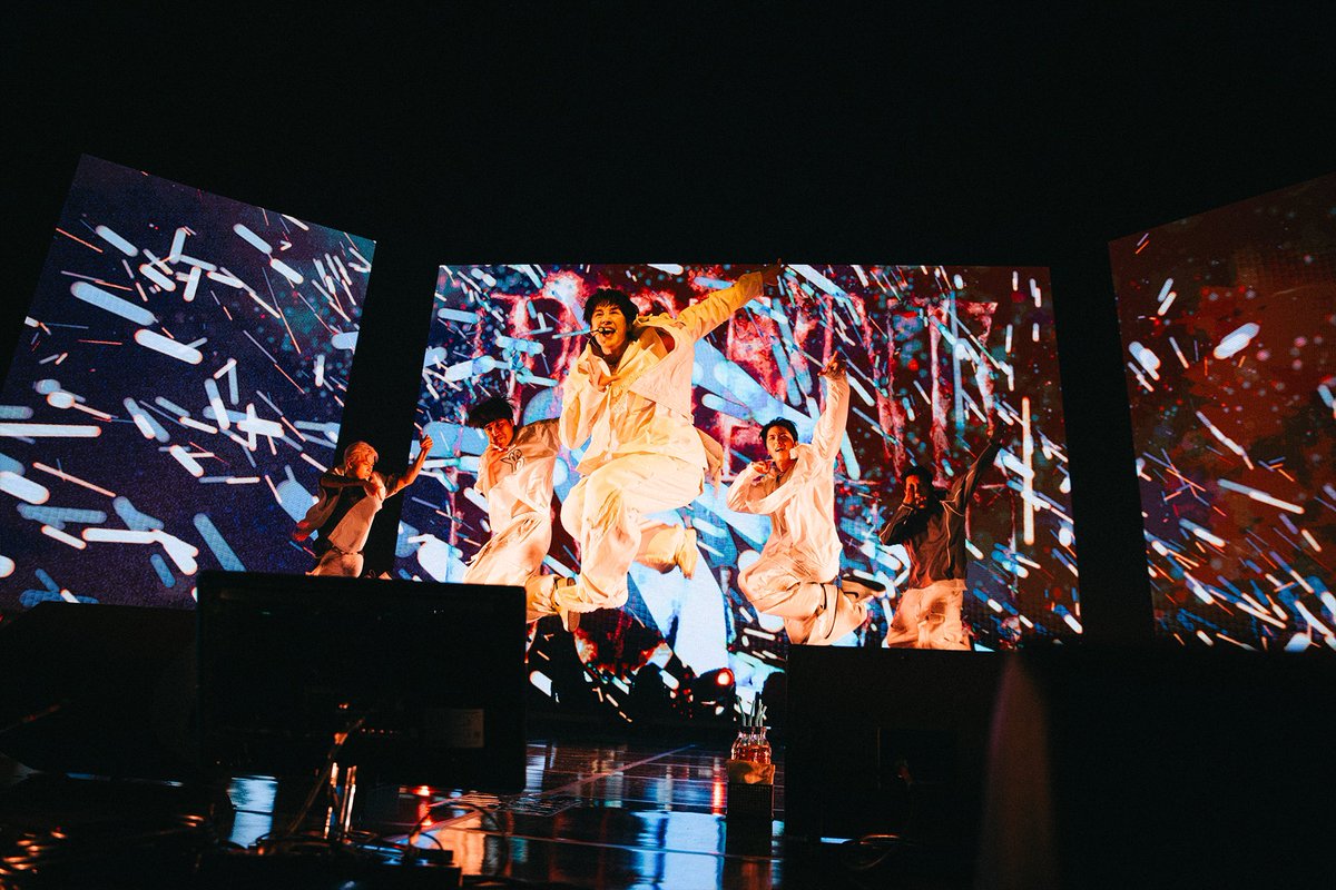 khj_heneciatwt's tweet image. 서울에서의 두 번째 공연도 잘 마무리가 되었습니다. 공연에 와주신 모든 팬분들과 공연을 위해서 노력해 주시는 모든 스탭분들에게 감사드립니다.
항상 더 좋은 공연을 보여드리기 위해 노력하겠습니다.
요즘 날씨가 많이 더우니 더위 먹지 않게 조심하세요~