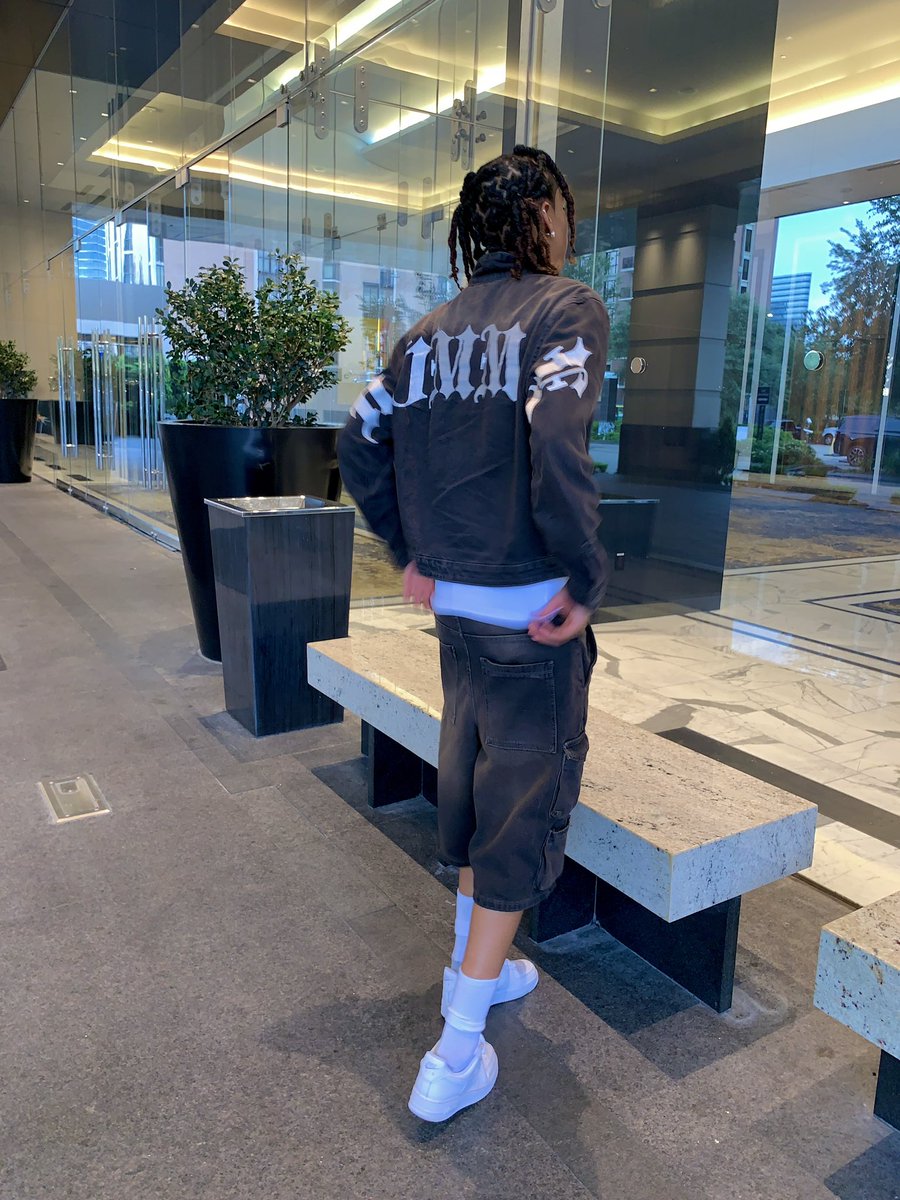 shehawaiin's tweet photo. Still #CBFW 🤍🥶 https://t.co/gJVJ7Ssidc