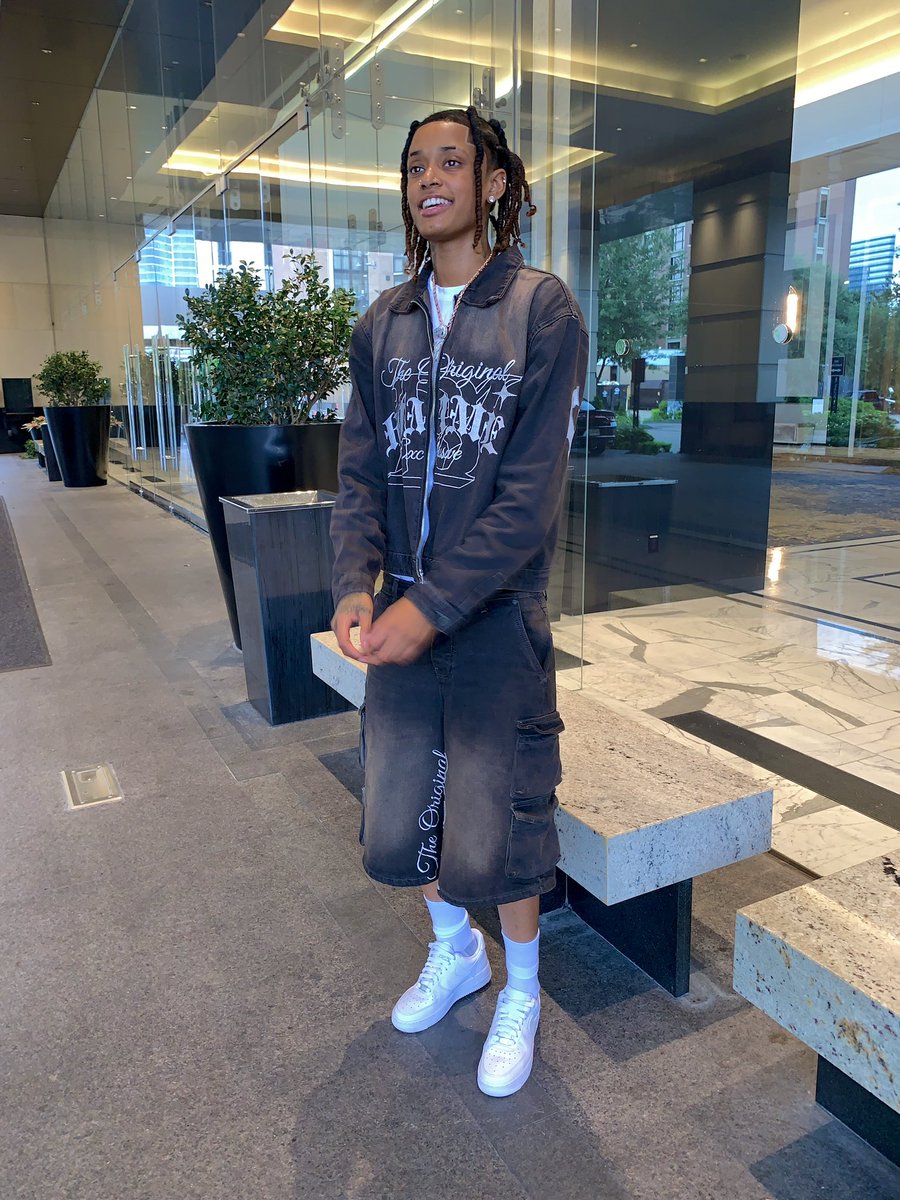 shehawaiin's tweet photo. Still #CBFW 🤍🥶 https://t.co/gJVJ7Ssidc
