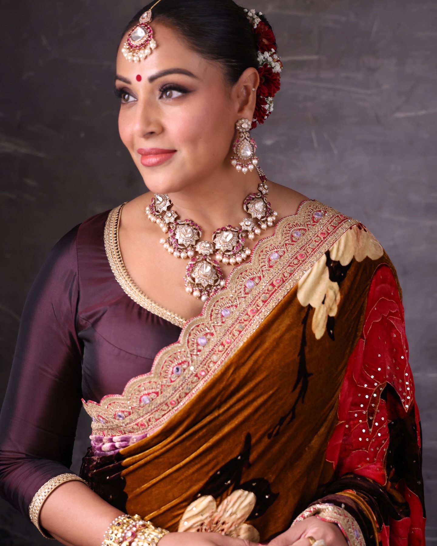 Image Hot Actress Bipasha Basu | iiQ8 Beautiful Indian Heroine BipashaBasu