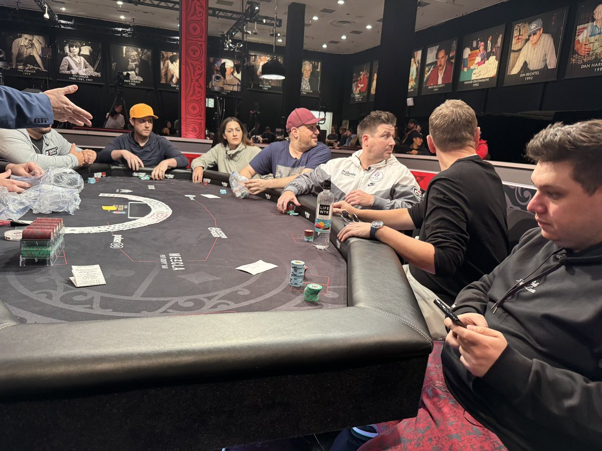 Final table <a href="/WSOP/">WSOP - World Series of Poker</a> online $10k w <a href="/scott_seiver/">Scott Seiver</a> <a href="/BenbaLamb/">Ben Lamb</a> <a href="/AlexPwndidi/">Alex Theologis / Pwndidi</a> <a href="/PhenomPokerApp/">Phenom Poker</a>