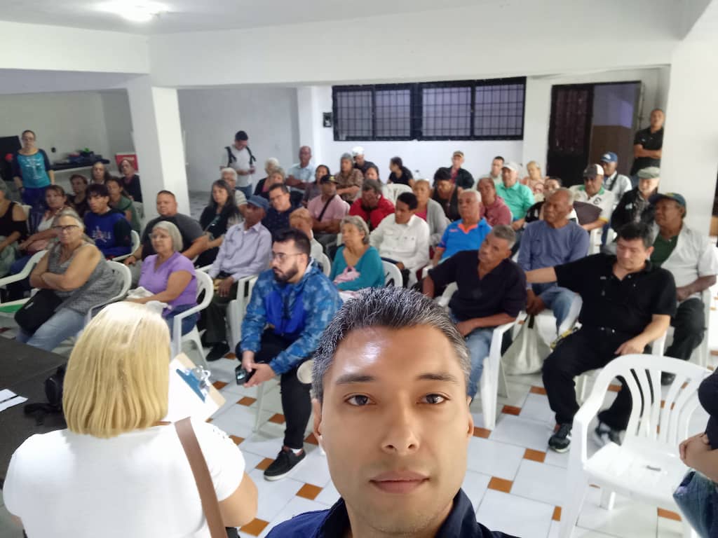 y testigos, la maquinaria electoral adeca, al servicio de <a href="/EdmundoGU/">Edmundo González</a> y la Unidad

Trabajando sin descanso por el cambio.