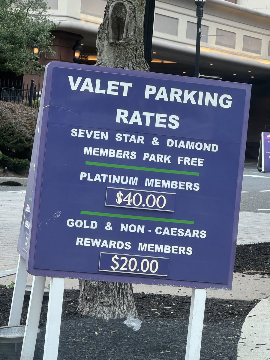 CFPSal's tweet image. ⁦@harrahsresort⁩ so this was the sign as I entered valet tonight. I am a gold member. I was told I had to pay $25 or they would call security.  What am I missing here?
