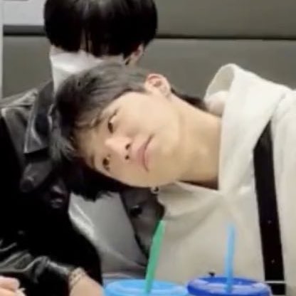 ชอบโผล่เข้ากล้องมาก รู้ไหมว่ามันน่ารัก