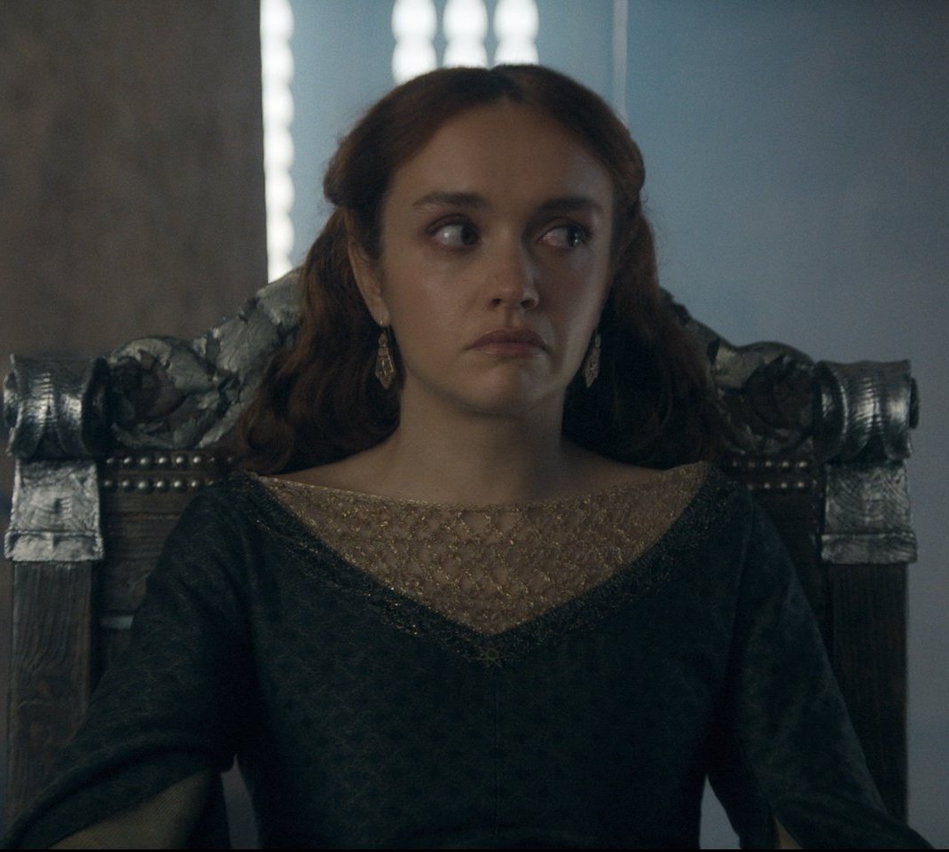 Targ_Nation's tweet photo. alicent realizing in real time that the system and status quo she helped to perpetuate and uphold all her life is now affecting her as well was fucking priceless 😭 https://t.co/xsnHYpfpqR