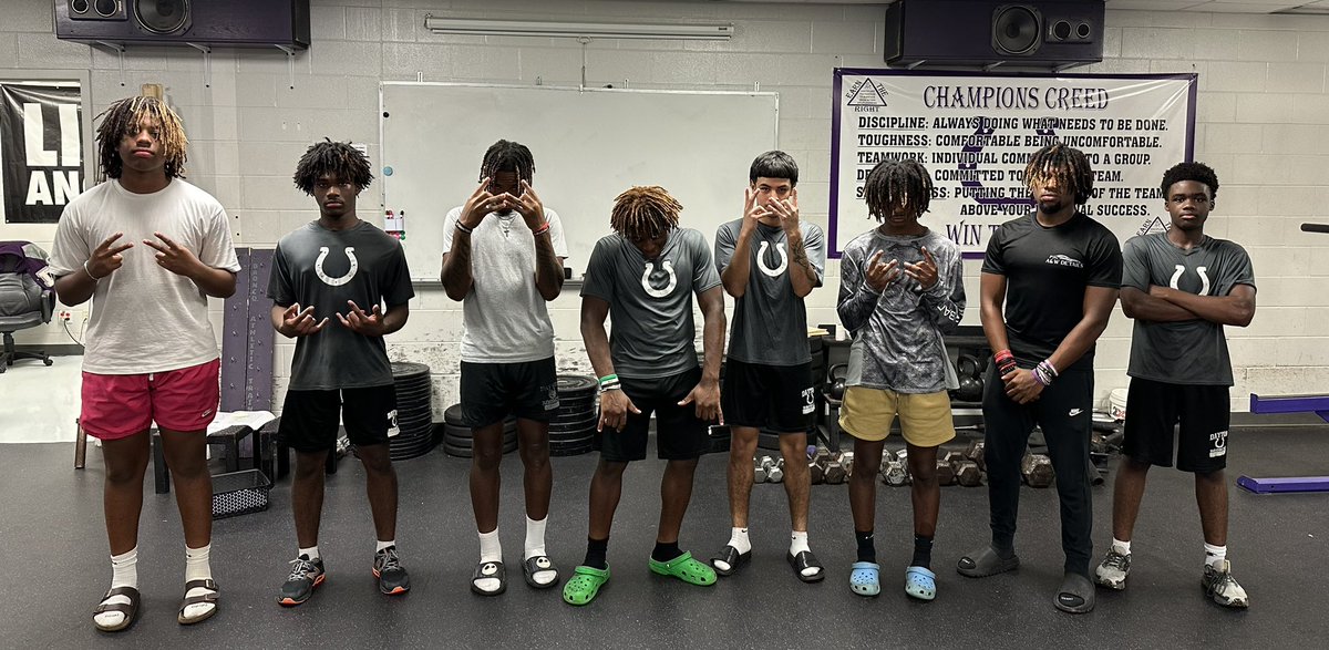 Sunday Crew!!! #barsloaded #daytonbarbellclub #allgasnobrakes #EATTNT <a href="/MarcusJamesIII/">Marcus James III</a> <a href="/KiranSimon10/">🔑-ran</a> @AshantiAllenjr2 @2xtimesmj <a href="/josiah2025_/">Josiah Zapata</a>  <a href="/Braeden_White6/">Braeden White</a>