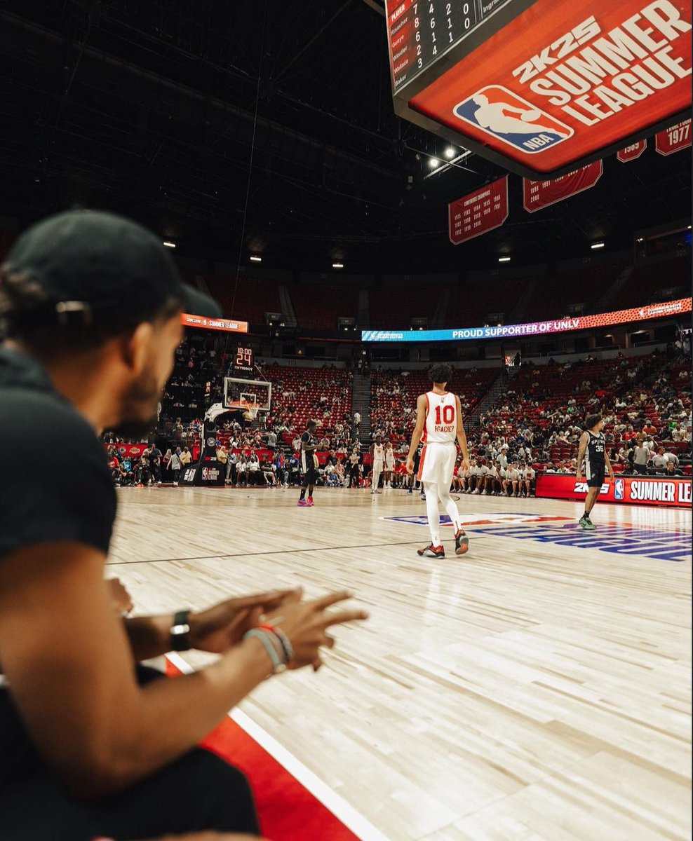 Hardest pic of the offseason

RisaTrae era begins now.