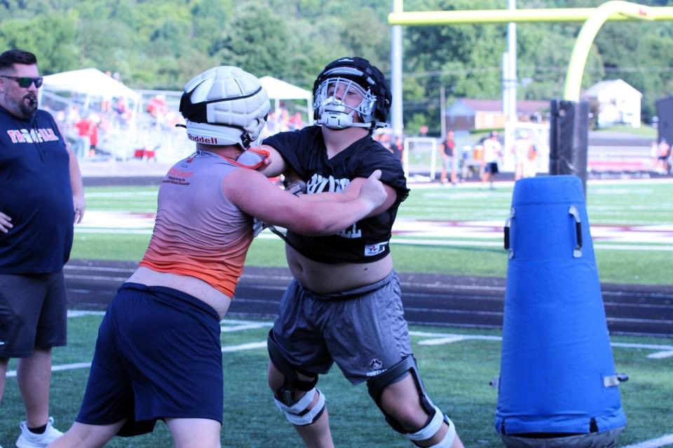 ๐๐ซ๐๐๐ฒ ๐๐ฎ๐ฅ๐ฅ (@bradyhull1) on Twitter photo Love getting after it with my guys! <a href="/coachtaburns/">Travis Burns</a> <a href="/PCHSFB/">Pulaski County Maroons Football</a> <a href="/coach_Meece/">Daryn Meece</a> Love getting after it with my guys! <a href="/coachtaburns/">Travis Burns</a> <a href="/PCHSFB/">Pulaski County Maroons Football</a> <a href="/coach_Meece/">Daryn Meece</a>