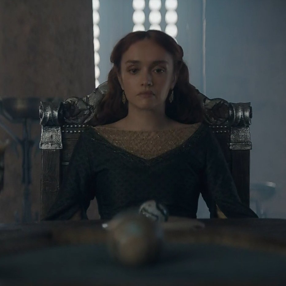 ¿Que pasó, mija? ¿No la dejaron gobernar por ser mujer? ¿Que cabrón que te hagan a un lado y te quiten el derecho, no mamona? 

Chingas a tu madre, todo sigue siendo tu culpa. 
#HouseOfTheDragon 
#LaCasaDelDragón