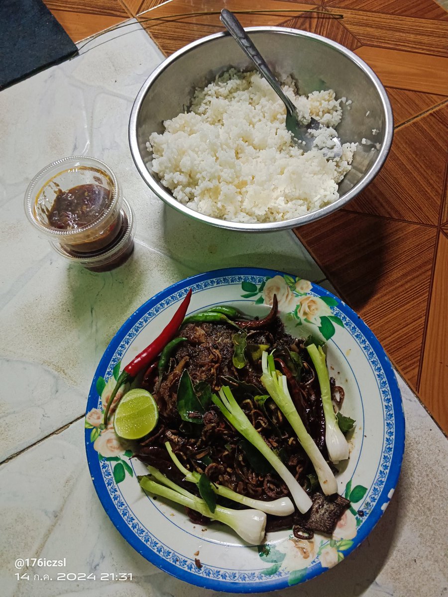 szu_qt's tweet photo. กินข้าวหรือยัง กินด้วยกันไหม @ปราจีนบุรี https://t.co/ChtCjgoQSe