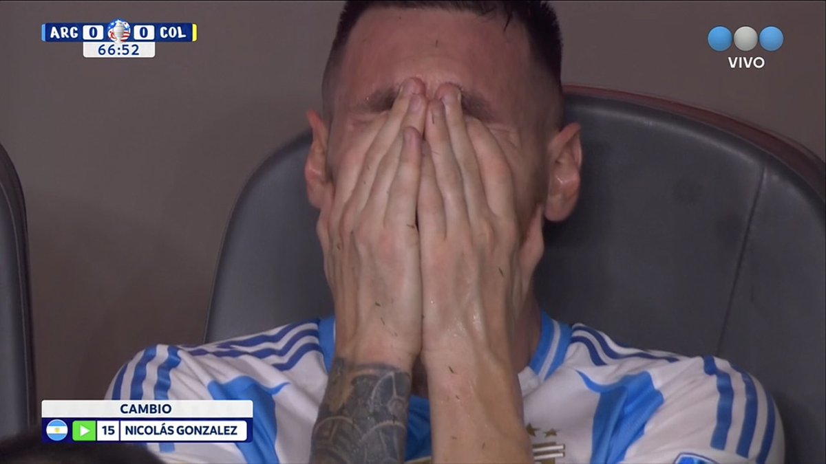 nachogiron's tweet photo. Messi ❤️

Mil veces me muero y mil una quiero nacer en Argentina. https://t.co/8kirejtDUW