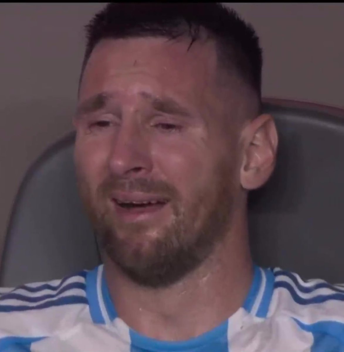 me rompe el alma ver a leo así