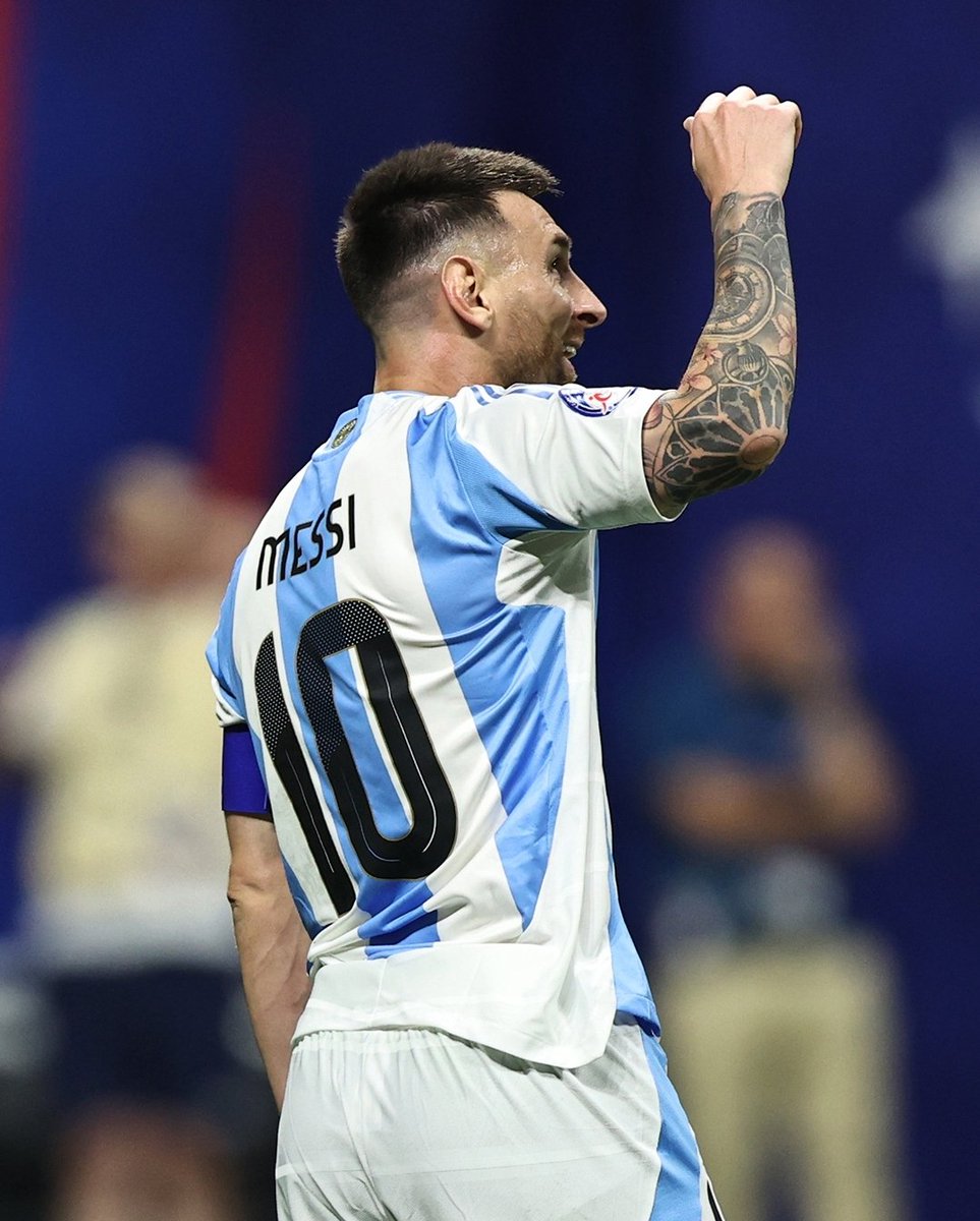 SallesMJi's tweet photo. Gracias #Messi Ya nos diste todo. El amor y el respeto de tu gente será eterno. 🇦🇷 https://t.co/H8YuVU04Pa