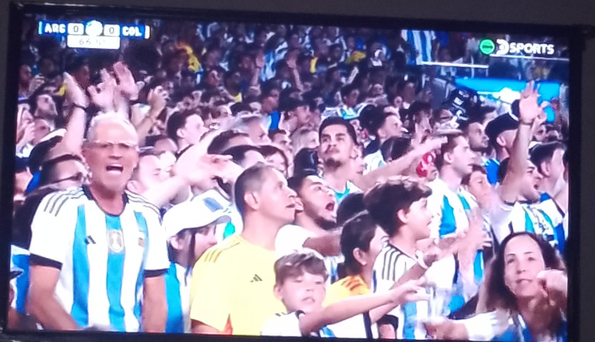 .<a href="/NicolasMaduro/">Nicolás Maduro</a> .<a href="/dcabellor/">Diosdado Cabello R</a> , viendo la final de la copa América y acaba de entrar Nico en la selección Argentina. Vamos Nico ... Vamos Nico . Voy con mi gallo Nico