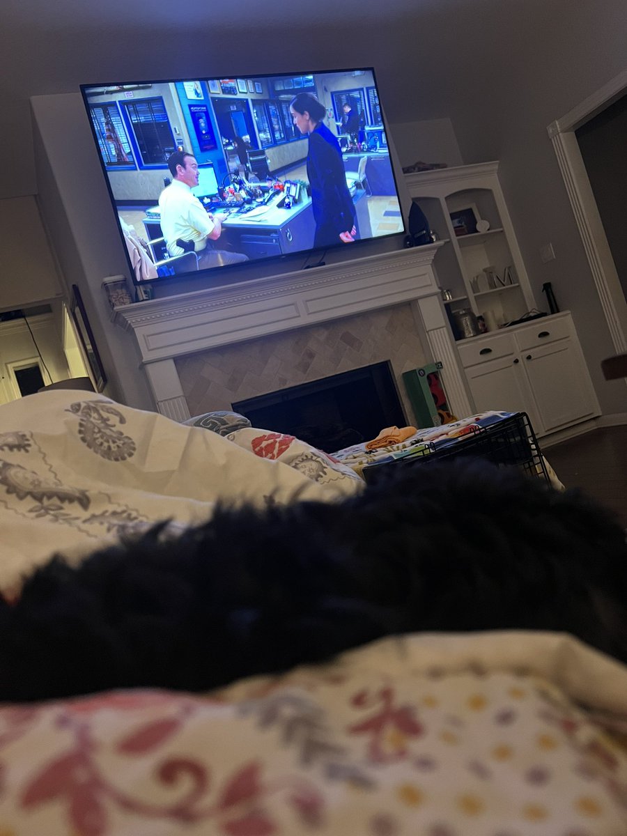 MissMortensen's tweet photo. One of my favorite Sunday night traditions eating dinner together and then watching some shows!! This week is Brooklyn nine-nine!! #ExleySummer24ABC #Exleytweets @exleyexpress https://t.co/hgh2AXcvLU