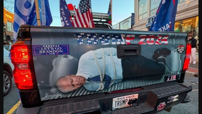 YourAnonNews's tweet photo. Johnny MAGA:"Biden did this! OMG how did we get here!!!?? Poor Trump!!!"
Johnny MAGA's Truck: https://t.co/fAKu5Lmthi