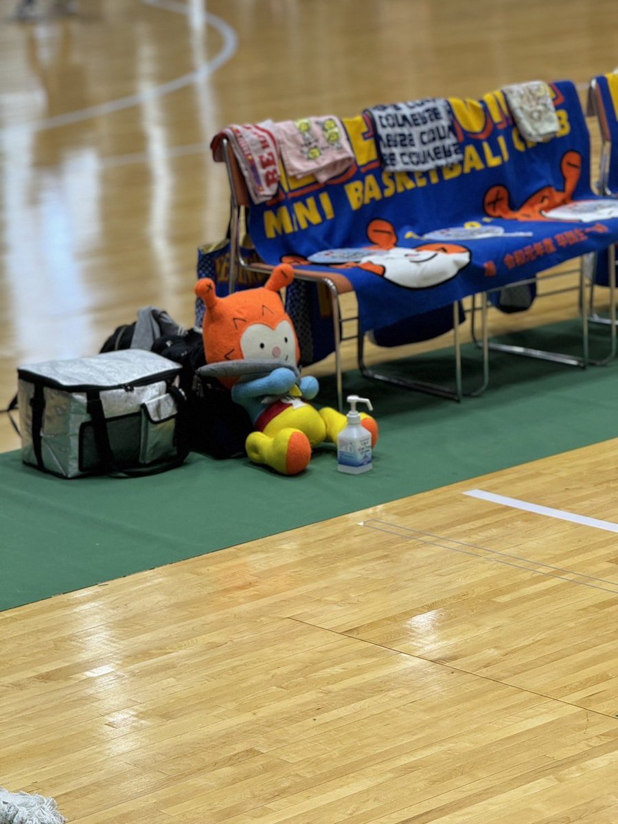 KminiBASKETBALL's tweet photo. またみんなも素晴らしい歴史を残したのではないでしょうか！

選手のみんなお疲れ様でした☺️👏

対戦相手のみなさん！
ありがとうございました🌈

関わってくださった全ての方々に感謝です🌿

また今日から練習を頑張り冬は男女共⛹️‍♂️⛹️‍♀️に
県大会を目指して頑張りたいと思います‼️ https://t.co/t4jfxx9IkG