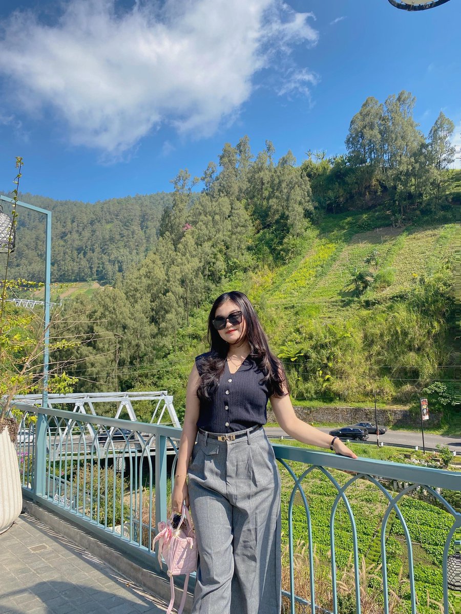 cinamongirllll's tweet photo. ngepas cerah + panas sekalii🌞💖 https://t.co/TaT8gFUZYL