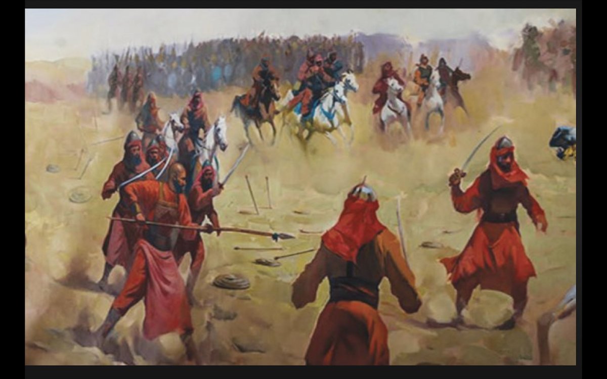 بينما كان الحسين  يتفقد مسرح العمليات  ليل العاشر من محرم اقترح عليه احد اصحابه ان يبادر بالهجوم على معسكر بن سعد الذي بلغ ٣٠ الفا  فاجابه الحسين "اكره ان ابدأهم بقتال "مؤكدا بان الحرب في الاسلام دفاعية  لكن عمر بن سعد  بدأ المعركة  بقوله "اشهدوا لى عند الامير باني اول من رمى"