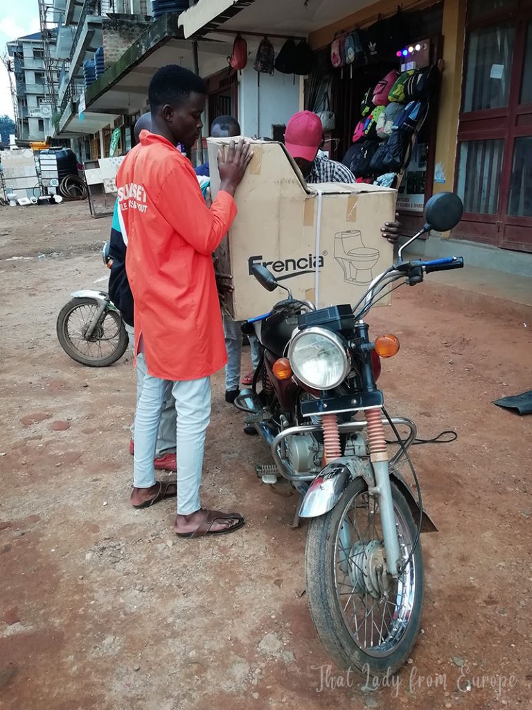 97fmRadiocity's tweet photo. #MidMorningMagazine with @_Jollet_ and @Icy_sonie
#TopicOfTheDay
Why do many online businesses overcharge for product delivery?
#WhereTheFunIs #LoveLifeLoveMusic https://t.co/y3LW1kwdG8