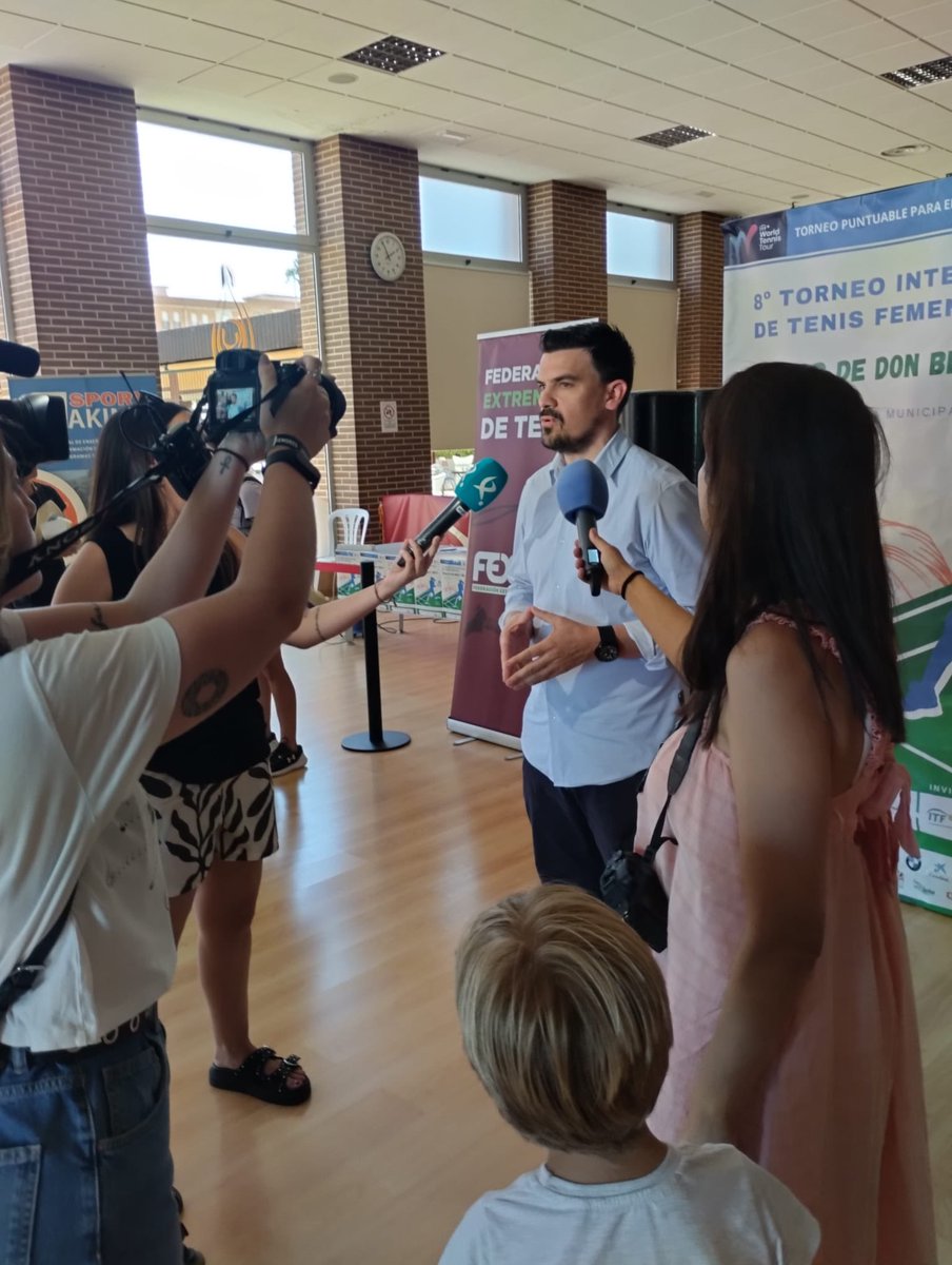 AmaroSanti's tweet photo. VIII torneo internacional de tenis femenino “Ciudad de Don Benito” https://t.co/uvjVCxuQeu