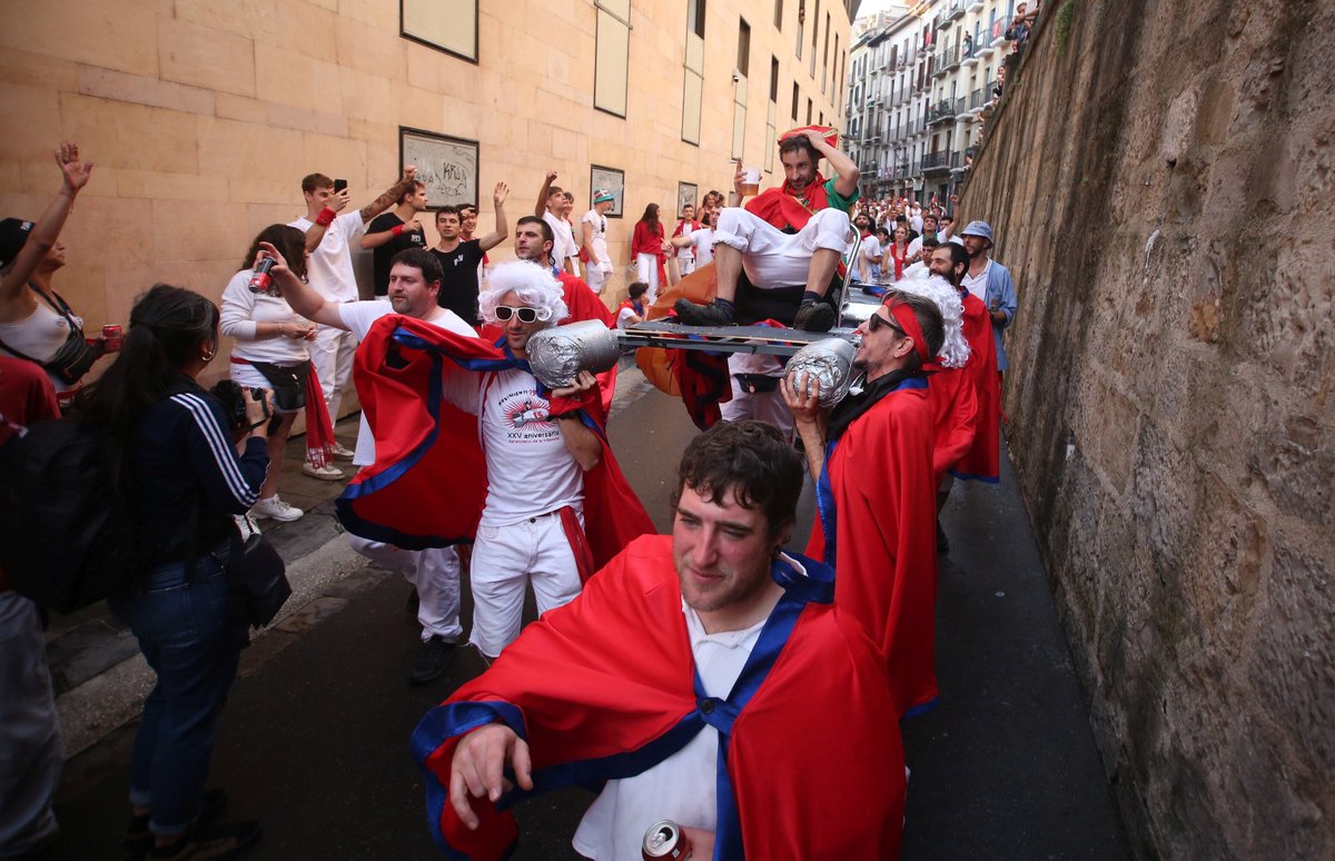 NoticiasNavarra's tweet photo. 📸 Las mejores imágenes del encierro de la villavesa https://t.co/p8YmvSFaKG https://t.co/k4a3eKphj0
