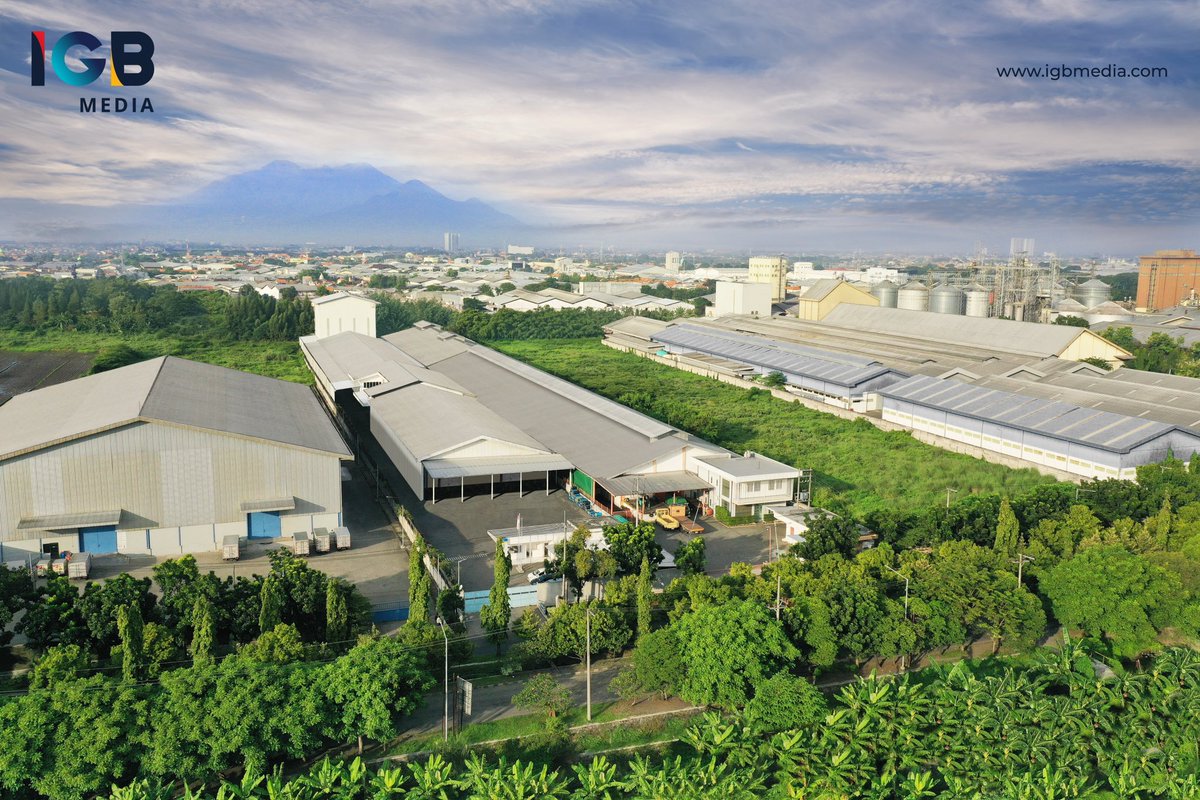 IGBMedia's tweet photo. From ground to sky, IGB Media brings factories to life through compelling photography. Seamlessly blending ground-level shots and stunning aerial imagery for PT IPM.

Client: PT. International Packaging Manufacturing (IPM) - Aerial &amp; Photography

Produced by
IGB Media https://t.co/25JiNDDd7g