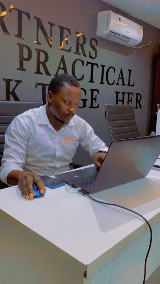 KingGraphix00's tweet photo. Being a creative designer is important for several reasons1. Innovation and Originality
2. Problem Solving:
3. Enhanced User Experience:
4. Brand Differentiation
5. Effective Communication:
6. Adaptability and Flexibility:
7. Inspiration and Motivation:
8. Business https://t.co/A4sW0Lip5G