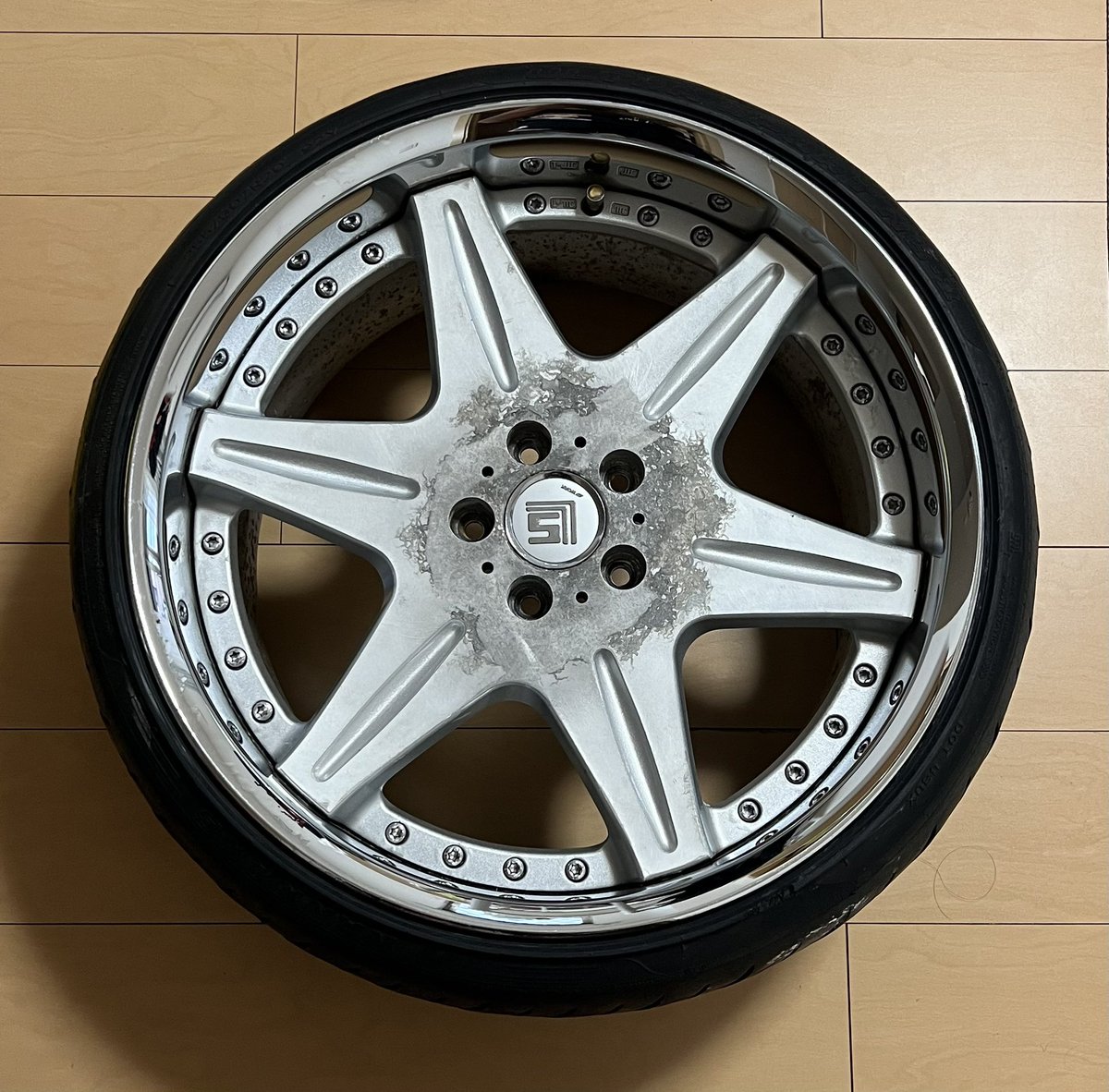 ridekigomes's tweet photo. LS406 ホイール 売ります
1本です
詳細は写真から確認お願いします
#パーツ売ります
#売買 https://t.co/GjUyeGHCG8