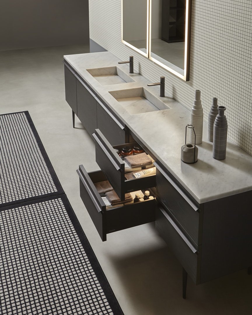 Hábitos que se transforman: presentamos #Borderline, diseño de #CarloColombo para #antoniolupi, personalizable en tamaños, colores y acabados.
-
Showroom oficial Madrid en ICONNO O’Donnell.
Visitas personalizadas disponibles: 911 860 203 - iconno.es/cita-previa #bathdesign