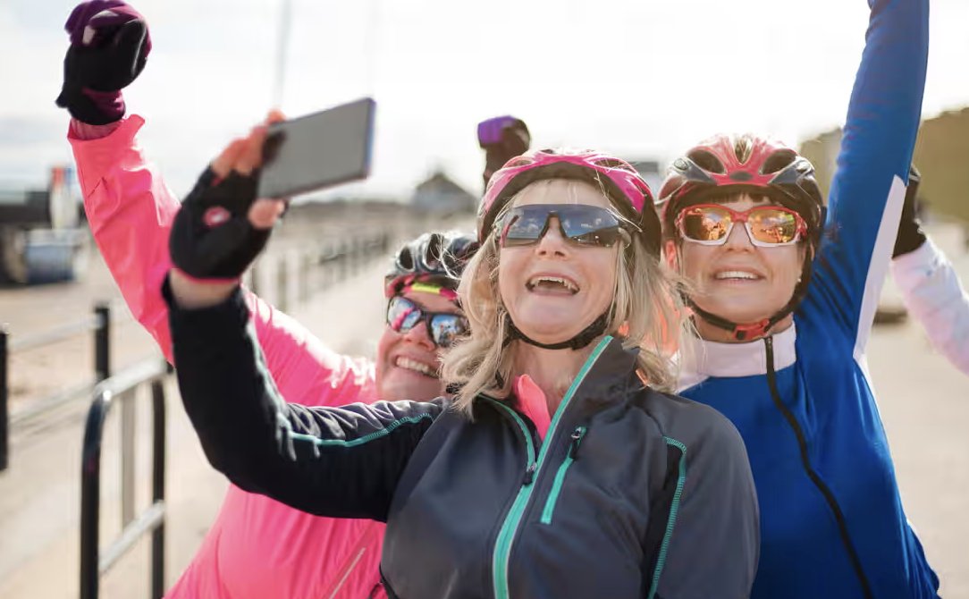 3 times more men than women cycle for fun. <a href="/BritishCycling/">British Cycling</a> &amp; <a href="/BreezeCycling/">Breeze</a> are addressing this through an initiative launched in 2011 to encourage more women to cycle. This summer it's motivating families to join in on Breeze groups across the UK!

📰: theguardian.com/ride-into-summ…