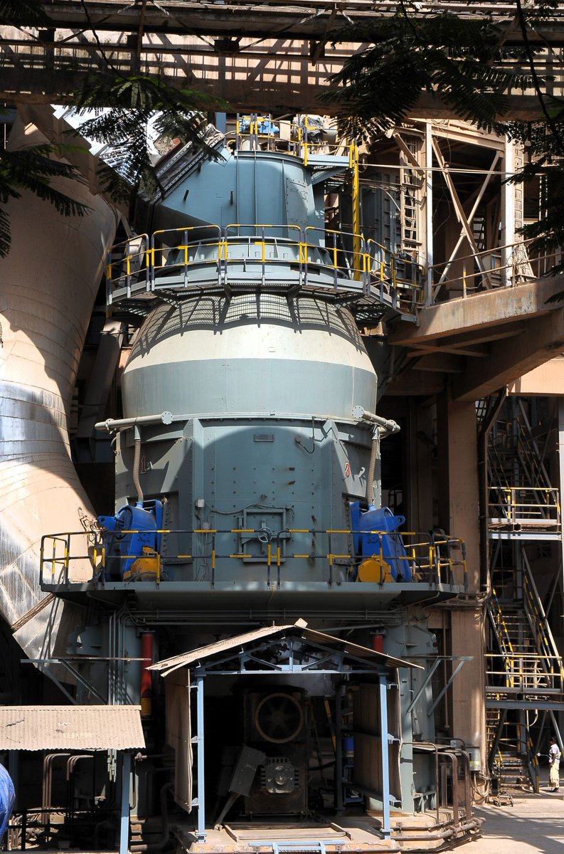 LoescheGroup's tweet image. #Verticalrollermill technology has long been recognized for its ability to process a wide range of materials with varying properties. This versatility, a hallmark of the design, continues to be refined.
bit.ly/4bGupeq
#grindingtechnology #materialprocessing
