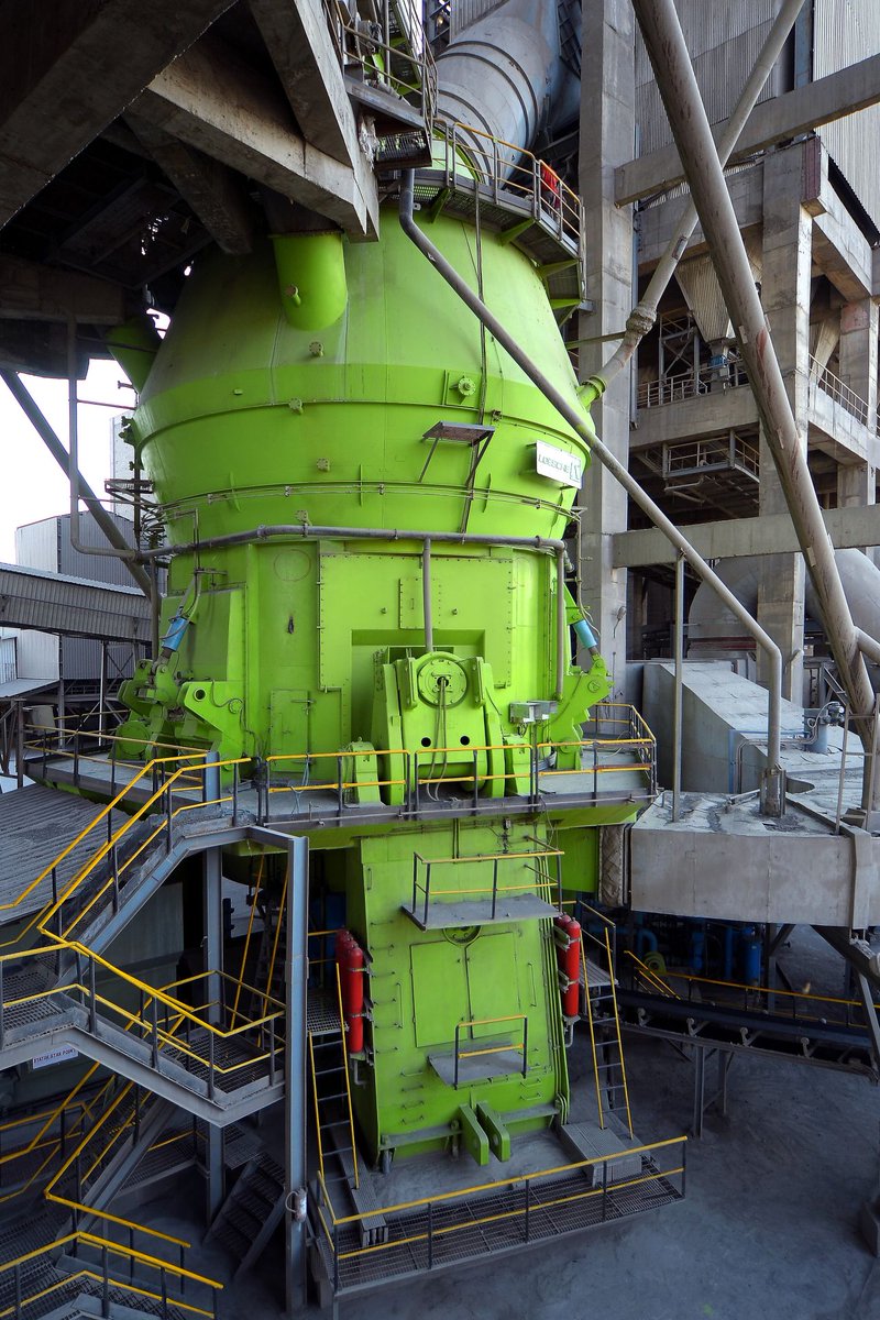 LoescheGroup's tweet image. #Verticalrollermill technology has long been recognized for its ability to process a wide range of materials with varying properties. This versatility, a hallmark of the design, continues to be refined.
bit.ly/4bGupeq
#grindingtechnology #materialprocessing