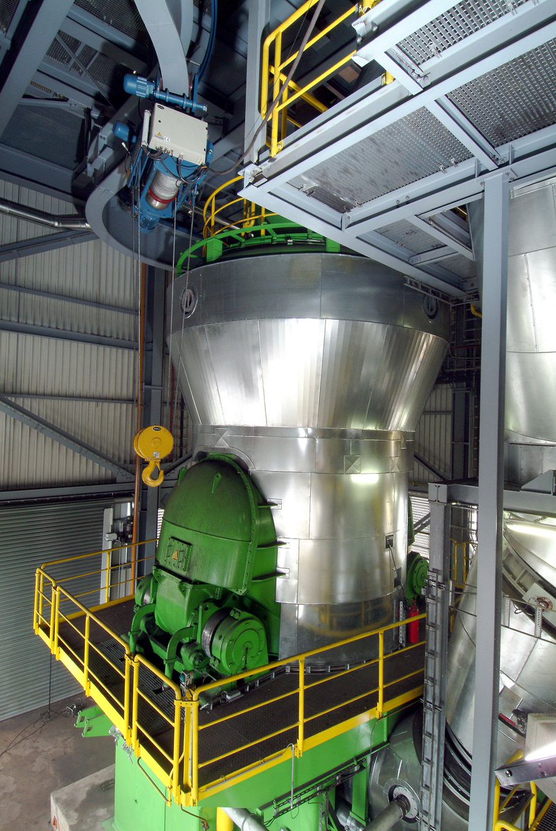 LoescheGroup's tweet image. #Verticalrollermill technology has long been recognized for its ability to process a wide range of materials with varying properties. This versatility, a hallmark of the design, continues to be refined.
bit.ly/4bGupeq
#grindingtechnology #materialprocessing